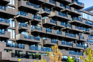 Modernizacja starej prasy krawędziowej — kiedy warto retrofitować?